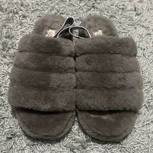 Ugg Fluff Yeah, Army Green Slides, Sz 10, EUC.